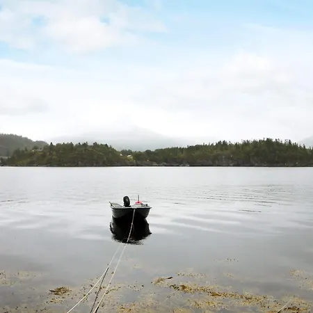 6 Person In Foldereid-by Traum *